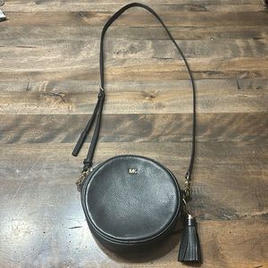 MICHAEL KORS Black Pebble Leather Circle Canteen Crossbody